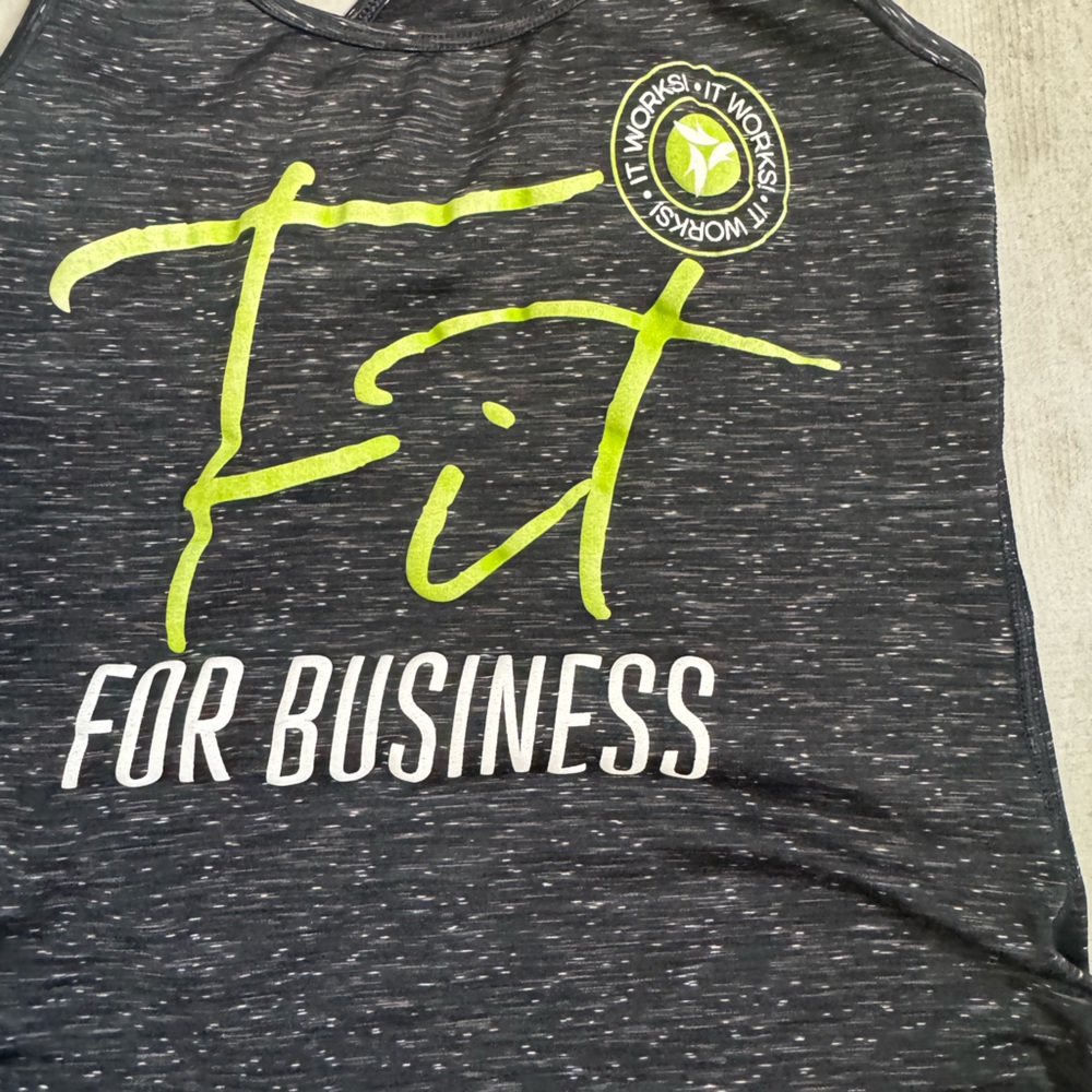 ItWorks! Fit for Business Tank - Picture 3 of 5
